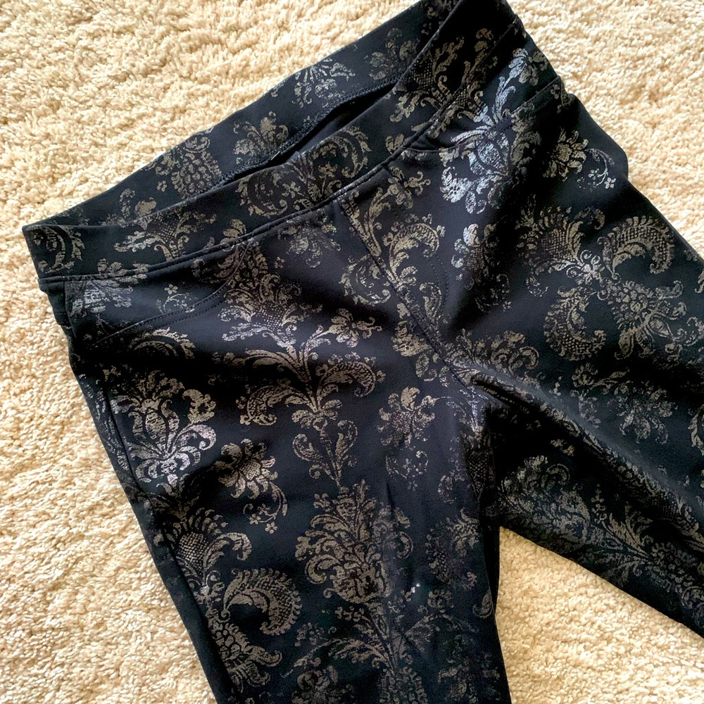✨NWOT✨ Gorgeous printed statement leggings